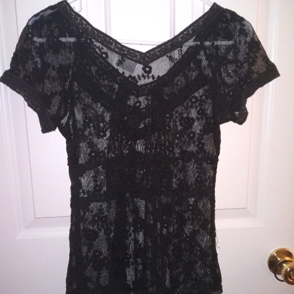 Black lace top - Picture 2 of 3